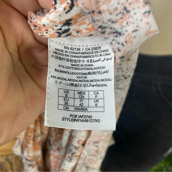 Guess floral off shoulder bat wing top - Picture 5 of 8